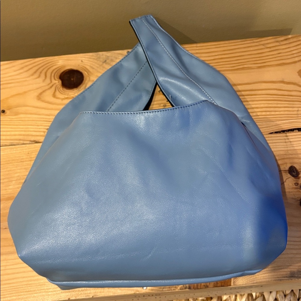 Merit x Proenza Schouler Reversible Vegan Knot Tie Clutch Black Light Blue - Picture 9 of 10